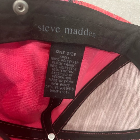 [OS]Steve Madden Pink and Black Faux Snake Skin Snap Back Cap - Picture 7 of 7